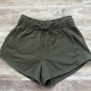 Lululemon Athletica Inner Glow High Rise 3” - Army Green
